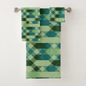 Teal and green geometric pattern bad handdoek (Insitu)