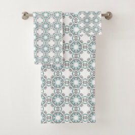 Teal and white geometric patterned bad handdoek