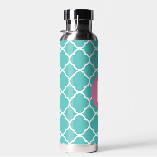 Teal Quatrefoil Pattern Custom Pink Monogram Waterfles (Rechts)