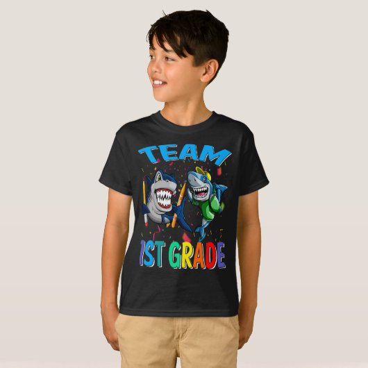 Team 1st Grade Shark terug naar school T-shirt (Voorkant volledig)