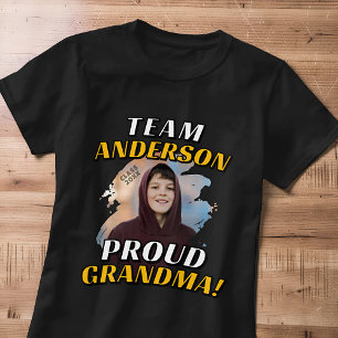 Team [Achternaam] Trots Oma Afstudeerfoto T-shirt
