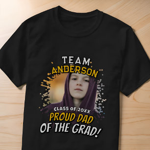 Team [Achternaam] Trots vader van de afgestudeerde T-shirt