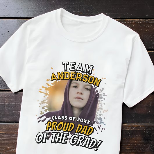Team [Achternaam] Trots vader van de afgestudeerde T-shirt