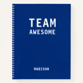 Team Awesome Blauwe Gepersonaliseerde Naam Notitieboek (Voorkant)