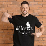 Team bouwt Sailing Black Team T-shirt<br><div class="desc">Dit team dat T-shirt bouwt is perfect voor de werknemers die deelnemen aan de teambouwactiviteiten, vooral in de teamzeilen. Gebruik het voor de bedrijfwerknemers of uw medewerkers. U kunt de tekst wijzigen door het T-shirt, de lettertypen, de grootte en de kleur van de tekst aan te passen. U kunt ook...</div>