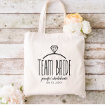 Team Bride Bachelorette Tote Bag<br><div class="desc">Team bride tas met een afbeelding van een diamantring. Personaliseer met de naam van de bruid in een  kalligrafiemanuscript.</div>