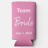 Team Bride - Roze & Wit - Weddenschap Seltzer Blikjeskoeler (Achterkant)