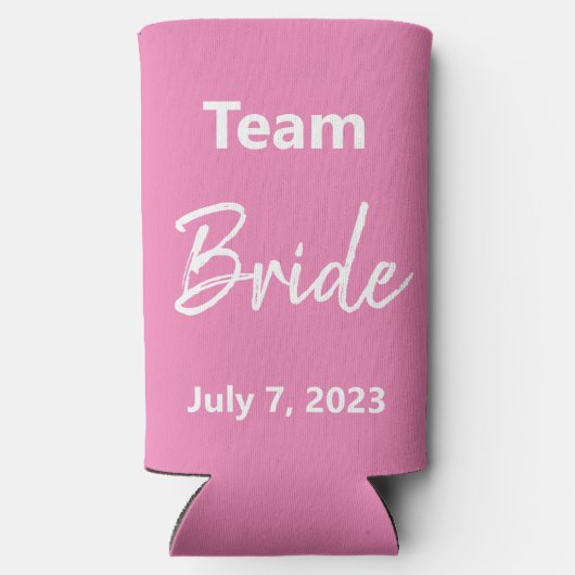Team Bride - Roze & Wit - Weddenschap Seltzer Blikjeskoeler (Achterkant)