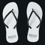 Team Bruid Bruidsmeisje Bruiloftsfeest Slippers Teenslippers<br><div class="desc">Personaliseer de aangepaste tekst hierboven. U kunt aanvullende coördinerende artikelen vinden in onze "Voor Team Bruid" collectie.</div>