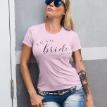 Team bruid om vrijgezellenfeest te zijn t-shirt<br><div class="desc">Deze teambruid om bachelorette party t-shirt ontwerp is een leuke aanvulling op elke bachelorette party.</div>