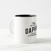Team Daphne Lifetime Lid met persoonlijke naam Tweekleurige Koffiemok (Voorkant links)