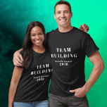 Team dat T-shirt bouwt<br><div class="desc">Dit zwarte team dat T-shirt bouwt is perfect voor de werknemers die deelnemen aan de teambouwactiviteiten. Gebruik het voor de bedrijfwerknemers of uw medewerkers. U kunt de tekst wijzigen door het T-shirt, de lettertypen, de grootte en de kleur van de tekst aan te passen. U kunt ook kiezen uit veel...</div>