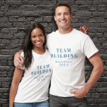 Team dat T-shirt bouwt<br><div class="desc">Een teambuilding T-shirt perfect voor de medewerkers die deelnemen aan de teambuilding activiteiten. Gebruik het voor de werknemers van het bedrijf. U kunt de tekst wijzigen door het T-shirt,  de lettertypen,  de grootte en de kleur van de tekst te personaliseren.</div>