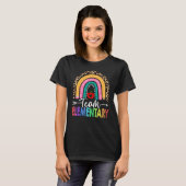 Team elementair leraar regenboogluipaard terug naa t-shirt (Voorkant volledig)
