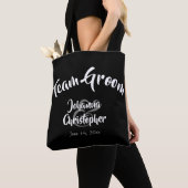 Team Groom Bold Calligraphy Black Wedding Tote Bag (Dichtbij)