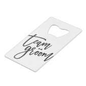 Team Groom Bow Stropdas Bachelor Party Weddenschap Creditkaart Flessenopener (Voorkant Gekanteld)