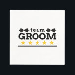 Team Groom | Groomsman | Bachelor | Zwart wit Servet<br><div class="desc">Team bruidegom | Groomsman | vrijgezel | Zwarte witte papieren servetten. De naam en de rol van de teambruidegom kunnen gemakkelijk worden gepersonaliseerd met de namen van de selectie van uw bruidegom, bijvoorbeeld, bruidegom, beste man, bruidegom, vader van de bruidegom, Page Boy en anderen. Een stijlvol en modern ontwerp van...</div>