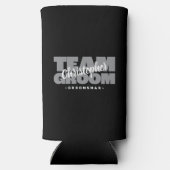 Team Groom Groomsman Naam Bruiloft Party Zwart Gri Seltzer Blikjeskoeler (Achterkant)