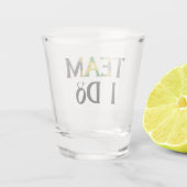 Team I Do Jamaican Flag Wedding Bachelorette Party Shot Glas (Achterkant)