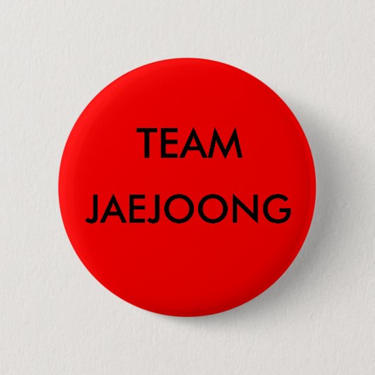 TEAM, JAEJOONG RONDE BUTTON 5,7 CM (Voorkant)