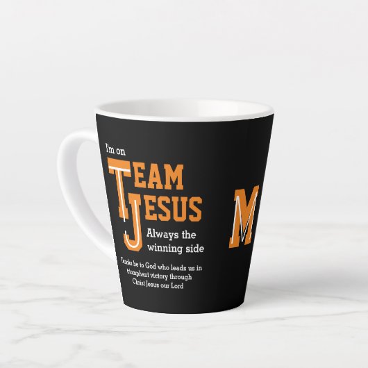TEAM JESUS Christelijk Monogram Latte Mok (Linkerhoek)