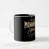 Team Mohamed Lifetime Lid met persoonlijke naam Tweekleurige Koffiemok (Voorkant links)