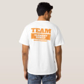 Team oranje gepersonaliseerde familie of groep T-s T-shirt (Achterkant volledig)