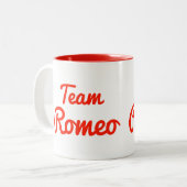 Team Romeo Tweekleurige Koffiemok (Voorkant links)
