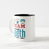 Team Teeth Dental Squad Personad Dentist Hygienist Tweekleurige Koffiemok (Voorkant links)
