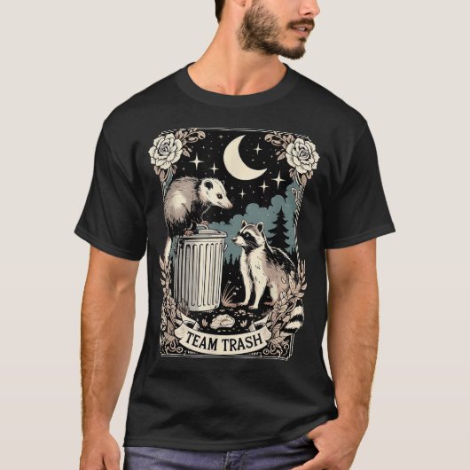Team Trash Wasbeer Possum Tarotkaart Wasbeer T-shirt (Voorkant)