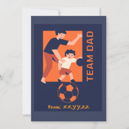 Team vader die samen voetbal speelt Custom Feestdagenkaart