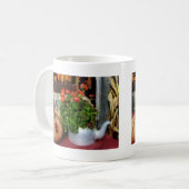 Teapot gevuld met geraniums koffiemok (Voorkant links)