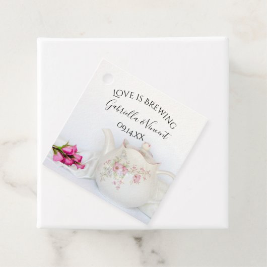 Teapot met roze Roses Love is Brouwerij Weddenscha Bedankjes Labels (In situ)