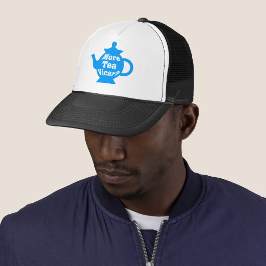 Teapot, nog meer thee Vicar? - Mid Blue en White Trucker Pet (In situ)