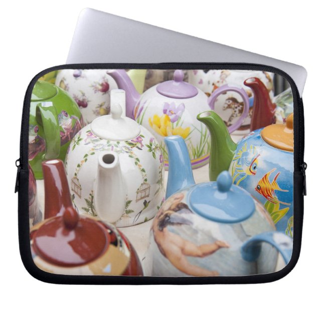 Teapots te koop in Leipzig, Duitsland Laptop Sleeve (Voorkant)