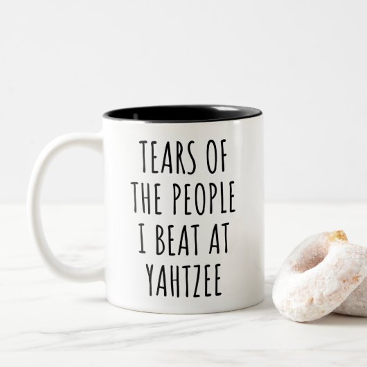 Tears of the People I Beat at Yahtzee Tweekleurige Koffiemok (Met donut)