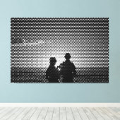 Tech White&Black Halftone Effect Couple op strand Canvas Afdruk (Insitu (Houten vloer))