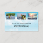 Technicus installeert zonnepaneel op dak visitekaartje (Achterkant)