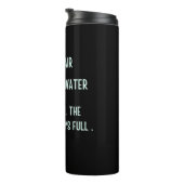 Technisch gezien is het glas altijd vol thermosbeker (Geroteerd rechts)