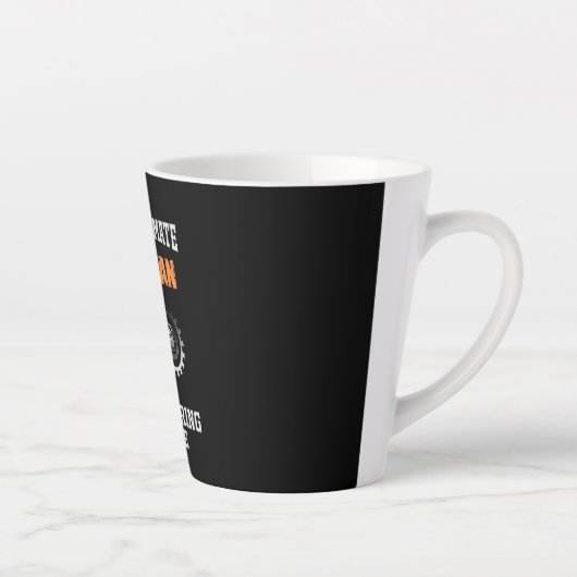 Technisch oud Man met een technische graad Latte Mok (Rechts)