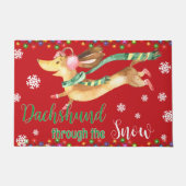 Teckel Door de Sneeuw Schattigee Hond Kerstrood Deurmat (Voorkant)