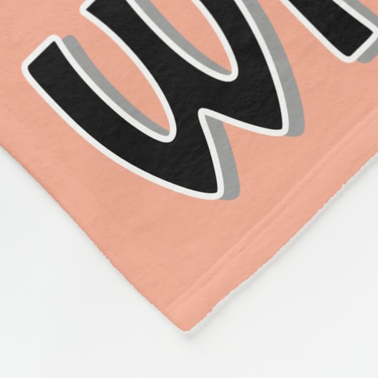 Teckel Puppy Zittend en Kijkend met Onschuldig Fleece Deken (Hoek)