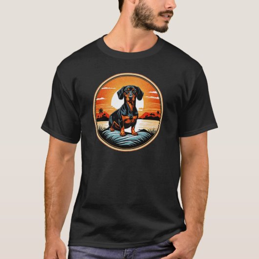 Teckel tegen een  zonsondergang Retro T-shirt (Voorkant)