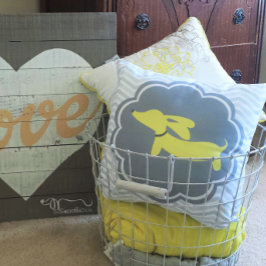 Teckel thema kinderkamer geel geslacht neutraal kussen