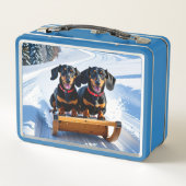 Teckels Sled Ride Metal Lunch Box (Achterkant)