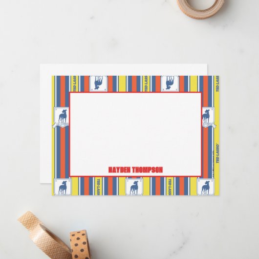 Ted Lasso | AFC Richmond Logo Stripe Pattern Notitiekaartje (Voorkant / Achterkant in situ)