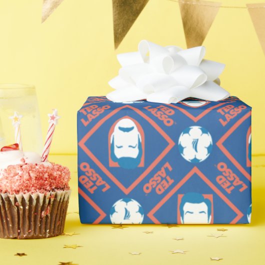 Ted Lasso | Face and Ball Diamond Pattern Cadeaupapier (Verjaardagsfeest)