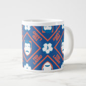 Ted Lasso | Face en Ball Diamond Pattern Grote Koffiekop (Voorkant rechts)