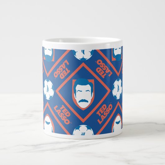 Ted Lasso | Face en Ball Diamond Pattern Grote Koffiekop (Voorkant)
