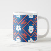 Ted Lasso | Face en Ball Diamond Pattern Grote Koffiekop (Rechts)